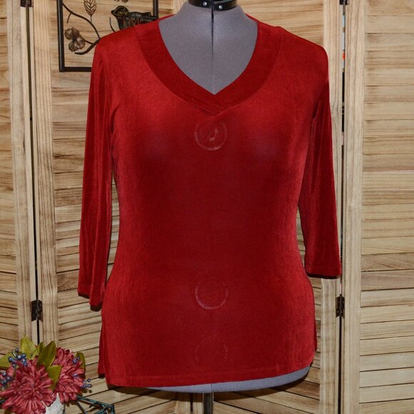 Coldwater Creek XL Slinky Red Pullover V-neck Top Stretchy USA Made - Picture 1 of 7
